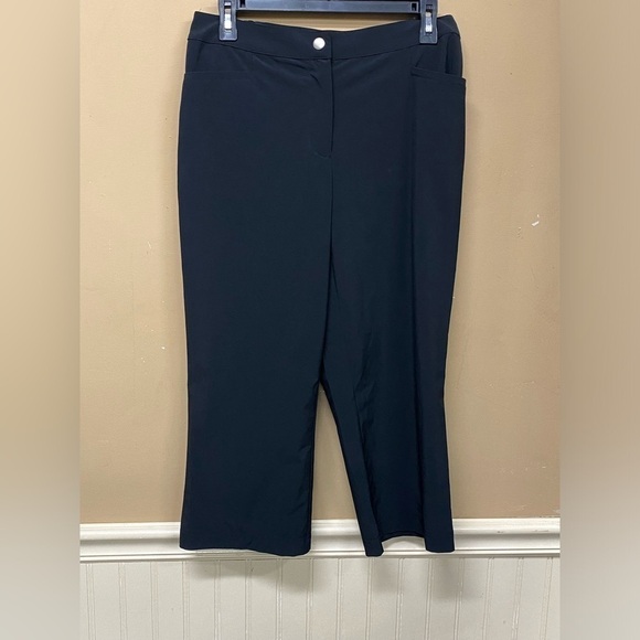 Weekends by Chicos Black Cropped Pants Size 0 (Small/4) - Picture 1 of 5